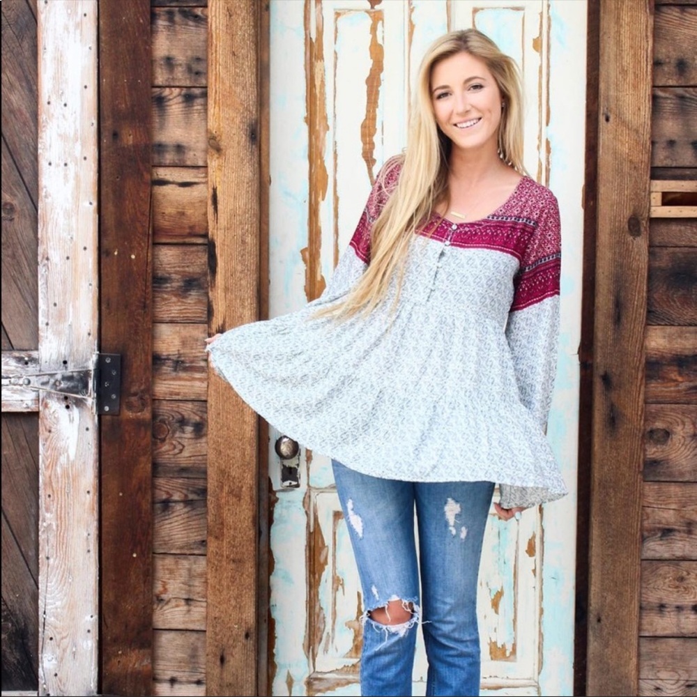 WHITE BURGUNDY PRINTED FLOWY LONG SLEEVE TUNIC